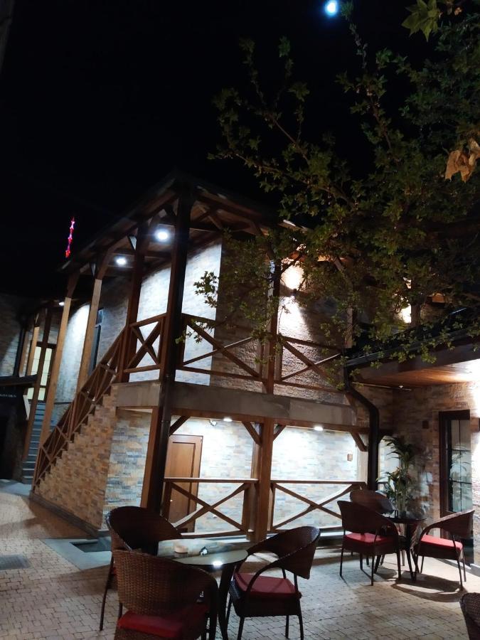 Boutique Living Hotel By Arta Yerevan Bagian luar foto