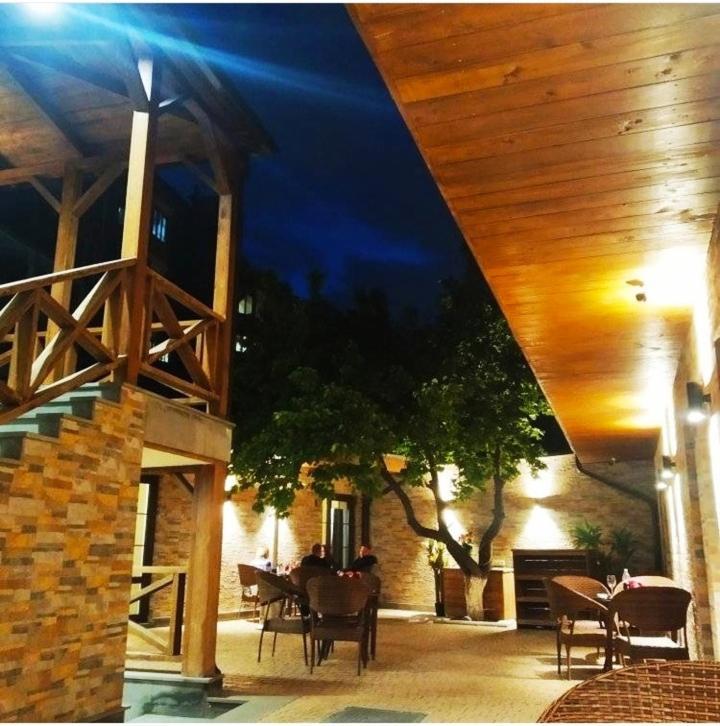 Boutique Living Hotel By Arta Yerevan Bagian luar foto