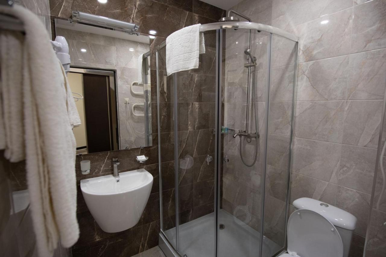 Boutique Living Hotel By Arta Yerevan Bagian luar foto