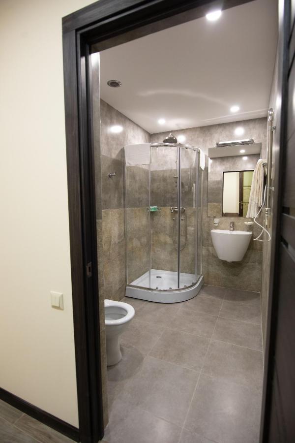 Boutique Living Hotel By Arta Yerevan Bagian luar foto