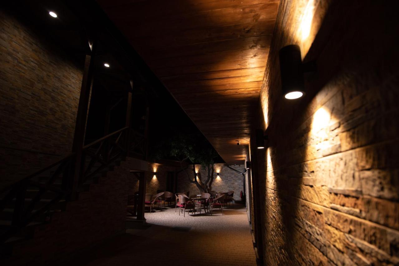 Boutique Living Hotel By Arta Yerevan Bagian luar foto