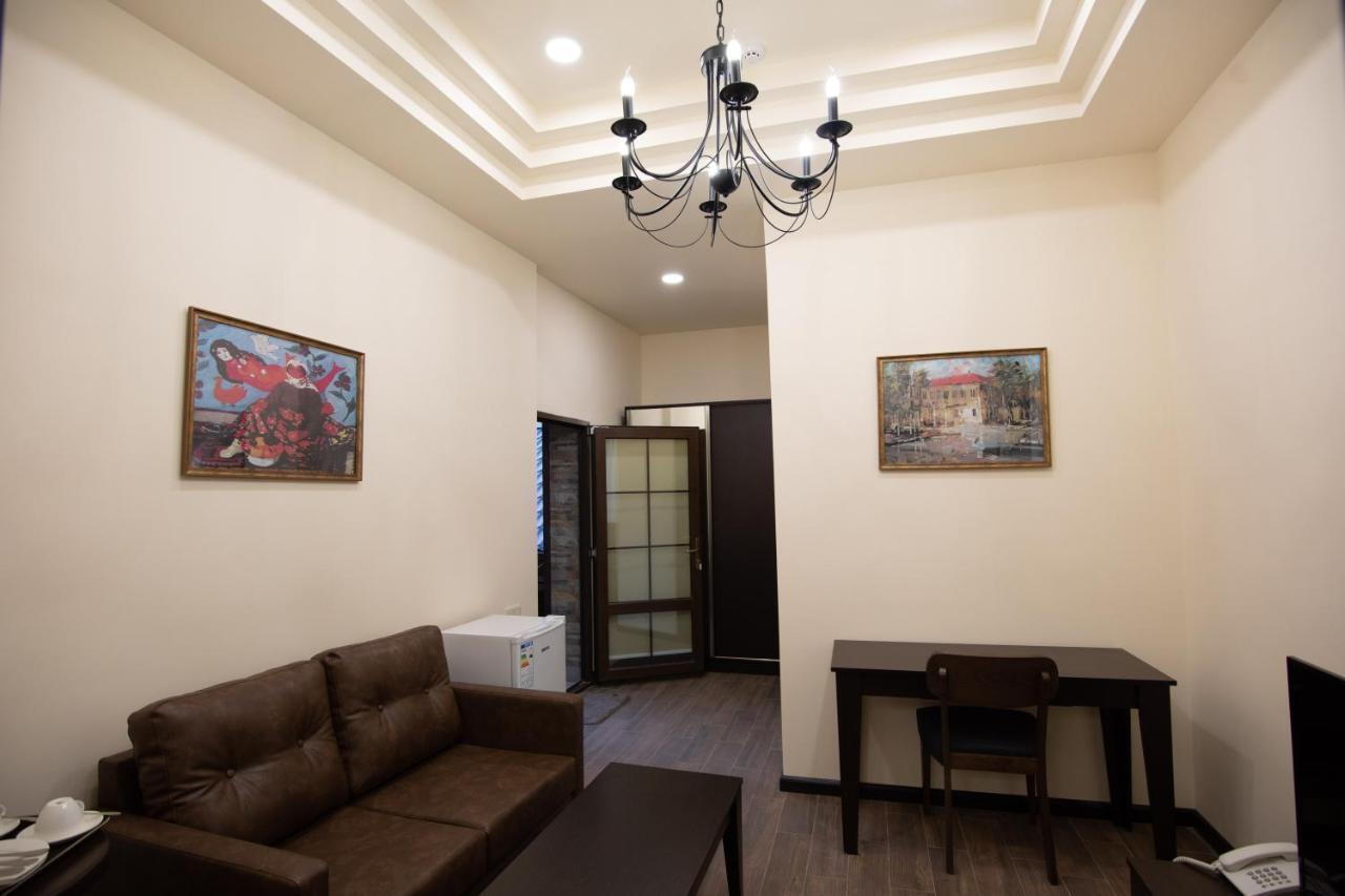 Boutique Living Hotel By Arta Yerevan Bagian luar foto