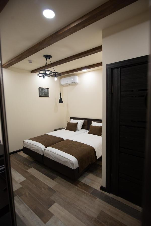 Boutique Living Hotel By Arta Yerevan Bagian luar foto